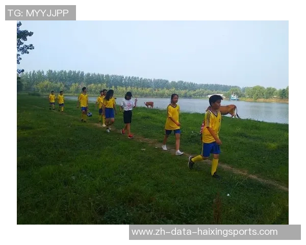 足球欣赏与锻炼的完美结合助力身心健康与团队精神的提升 足球欣赏与锻炼的完美结合助力身心健康与团队精神的提升